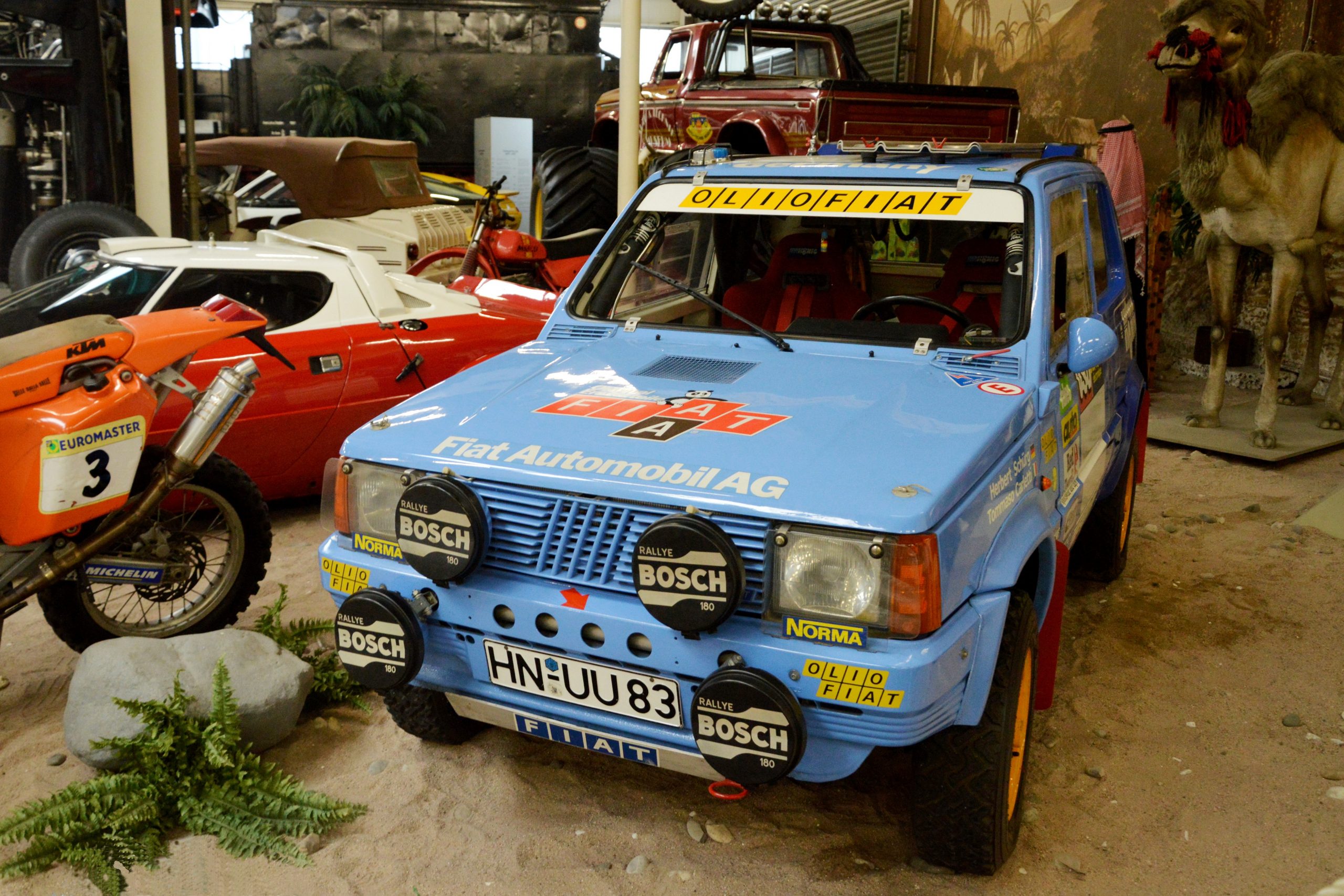 Fiat_Panda_at_Rally_Paris_Dakar