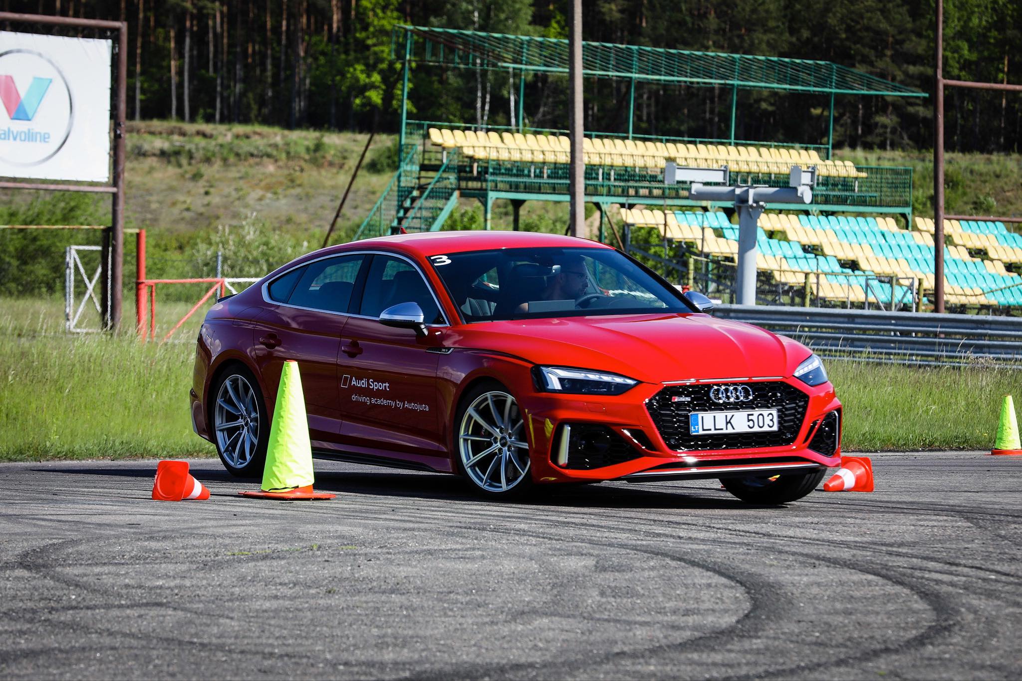 101376082_730427757700270_5941800487639580672_n-1