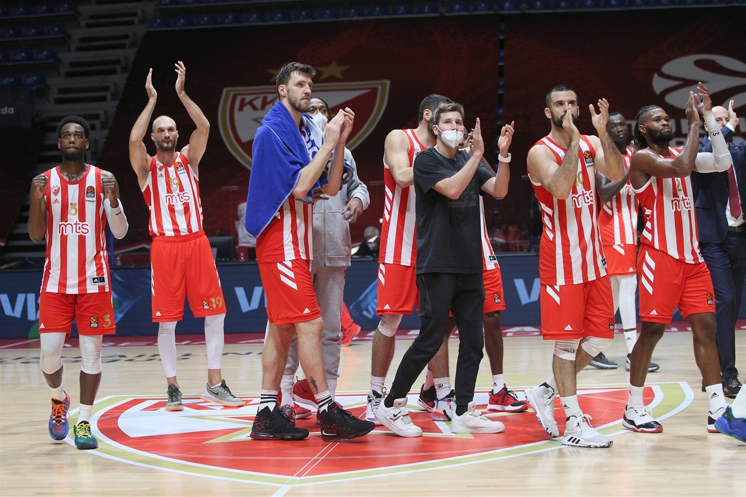 crvena-zvezda-mts-belgrade-celebrates-eb20