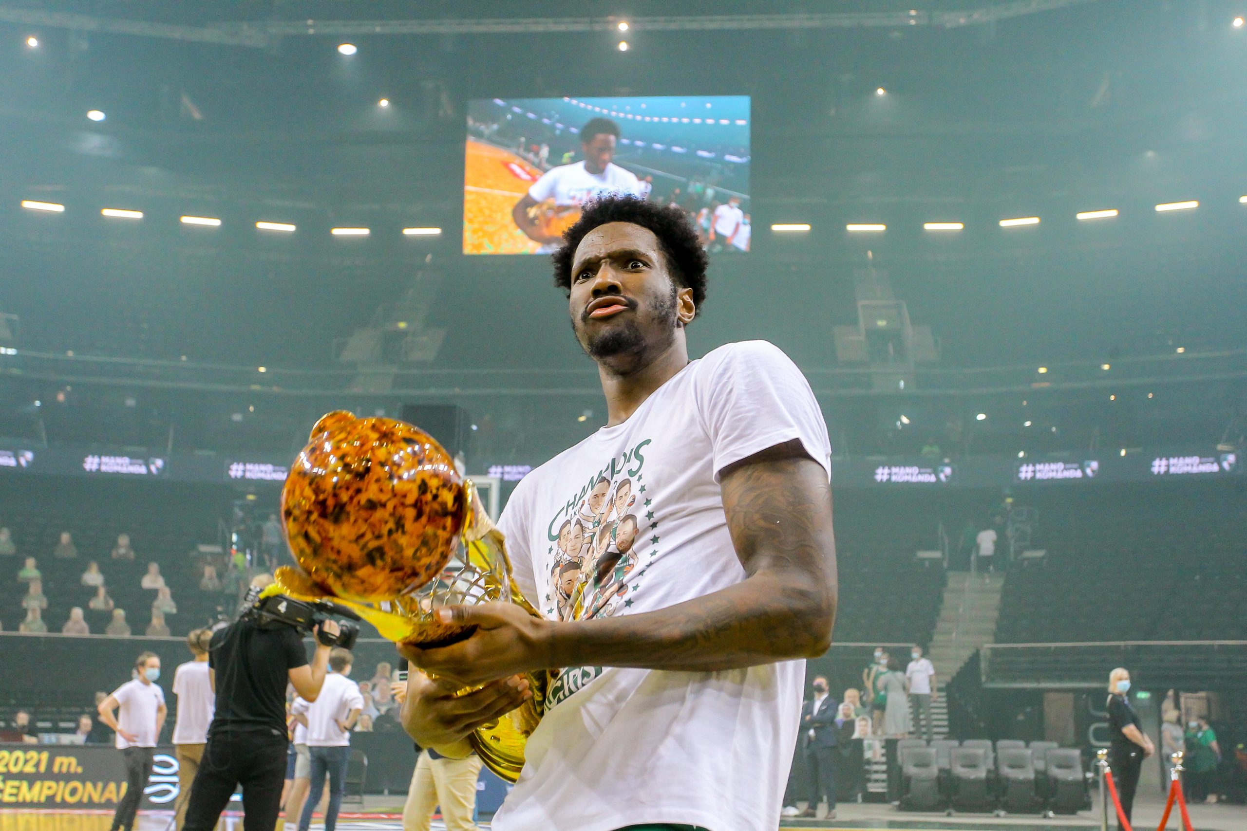 2021-06-07-20-59-13-1326-1