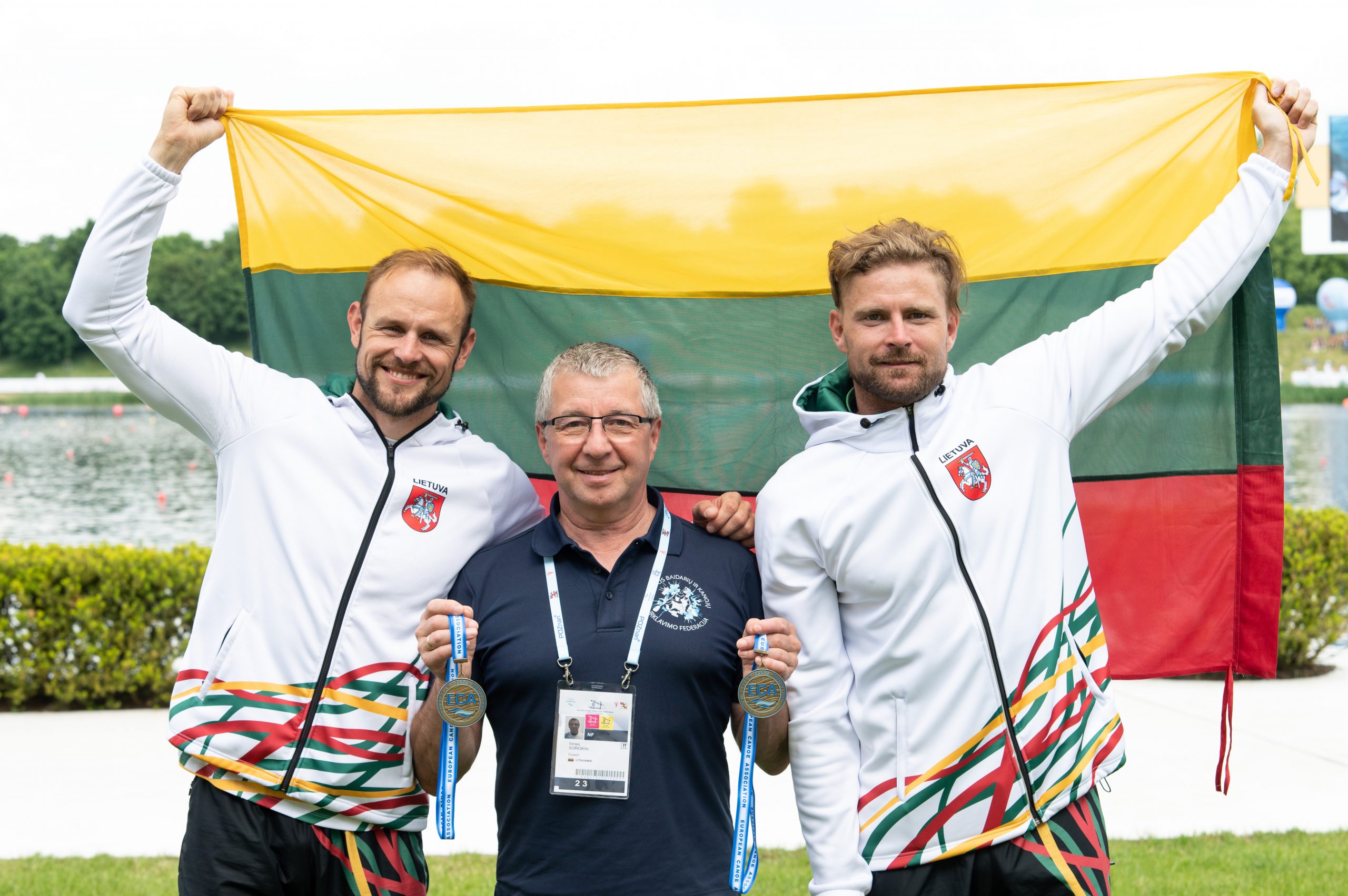 Nekriosius-ir-Olijnikas-su-treneriu