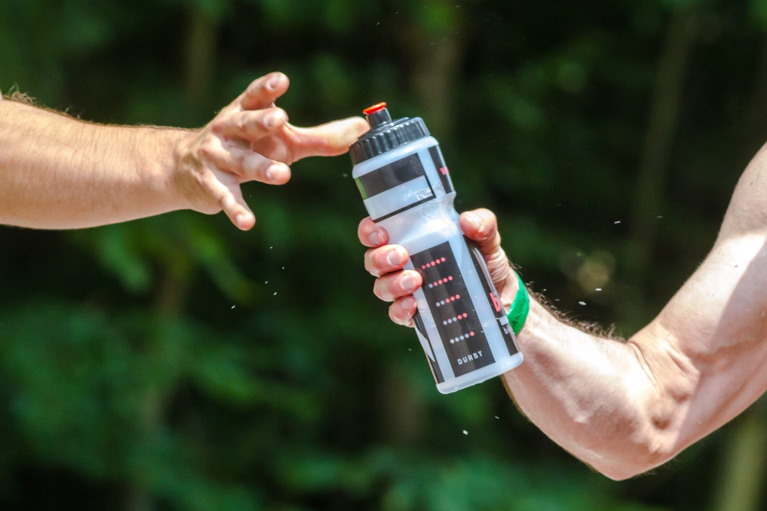hand-water-sport-bike-finger-green-712421-pxhere.com_