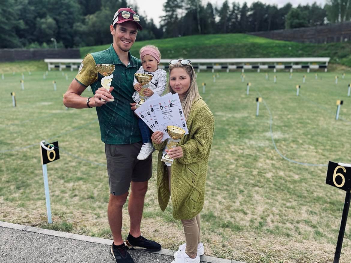 Vytautas-Strolia-su-zmona-Vilda-ir-dukra-Vytene_asmeninio-archyvo-nuotr.