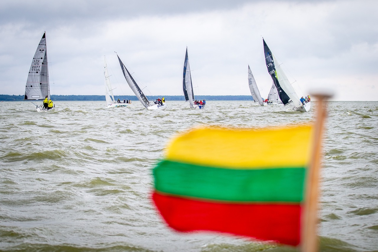 1.-Platu-25-laivynas-Nidoje.Nuotr_.-aut.-Augustas-Didžgalvis