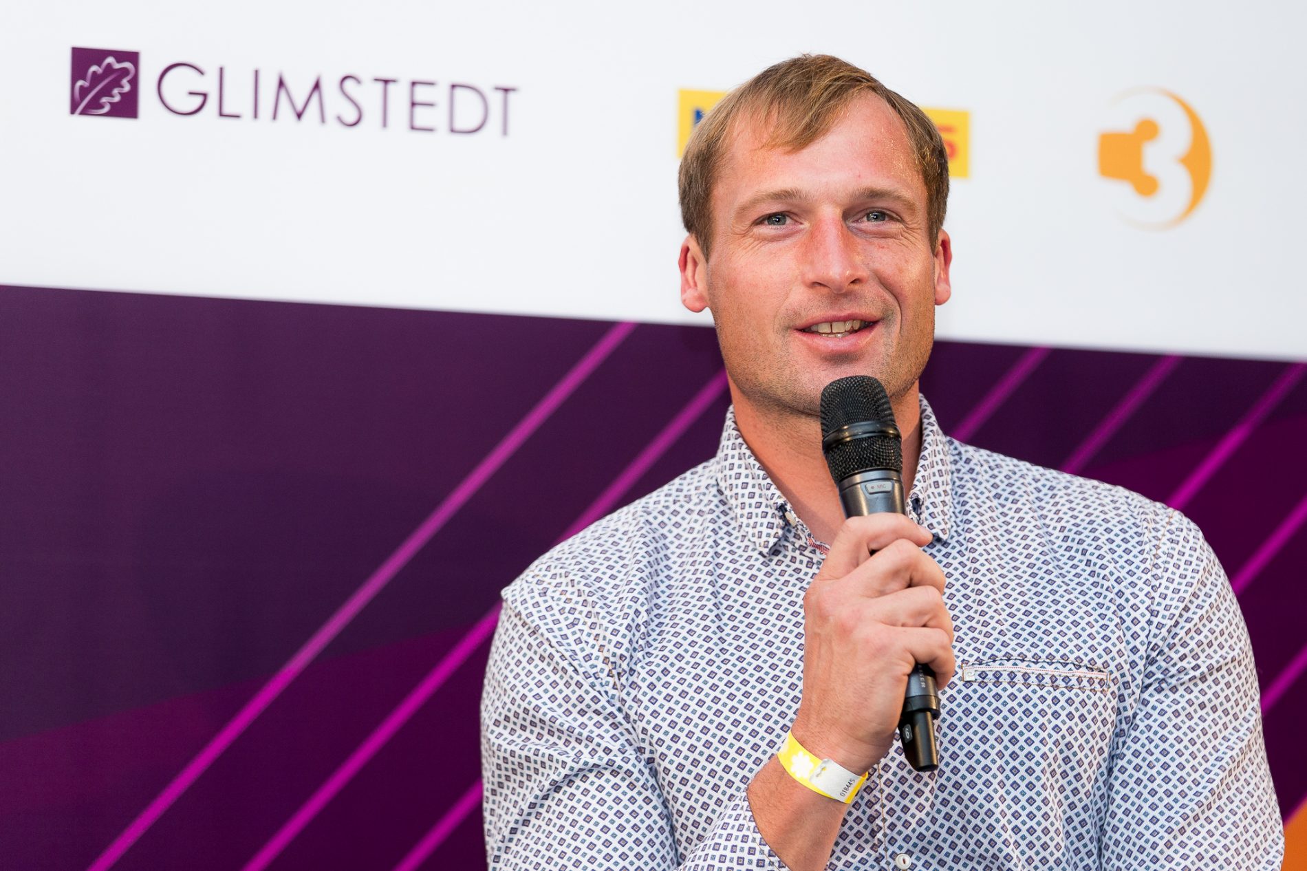 AN8Z1147-1900×1266-1