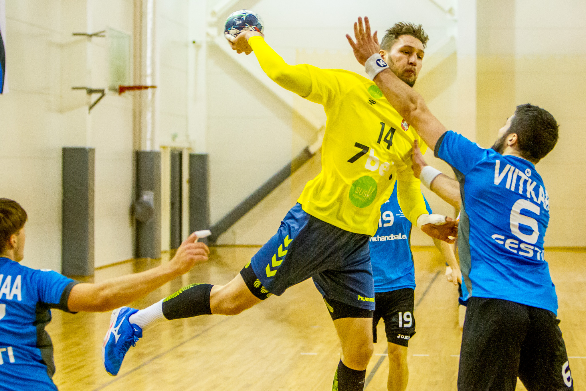 2022-04-13-18-05-15-0006