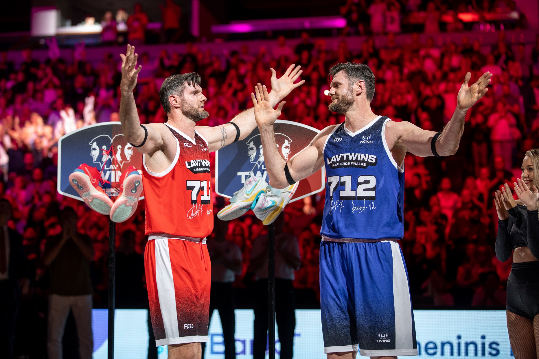 Lavrinoviciai-Atsisveikino-Su-Trenksmu-Tai-Pirmasis-Toks-Renginys-Lietuvos-Krepsinio-Istorijoje-Lavrinoviciai