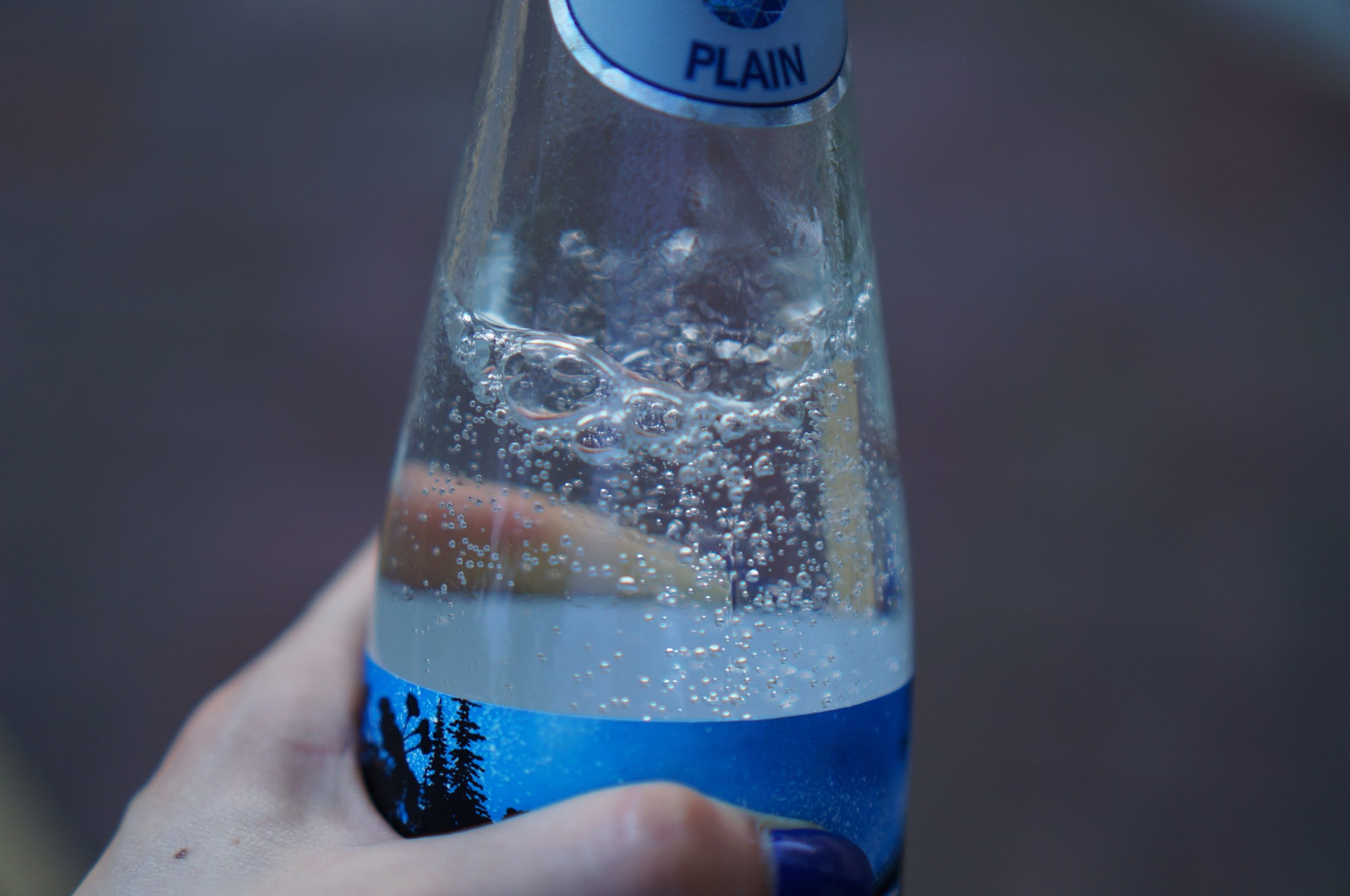 water-glass-drink-bottle-blue-bubble-770247-pxhere.com