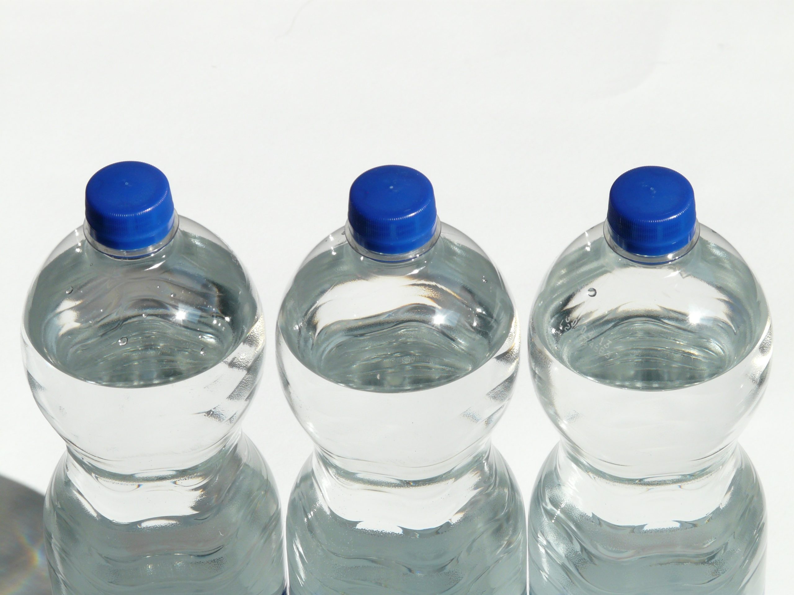 water-glass-pet-drink-bottle-blue-1144073-pxhere.com_