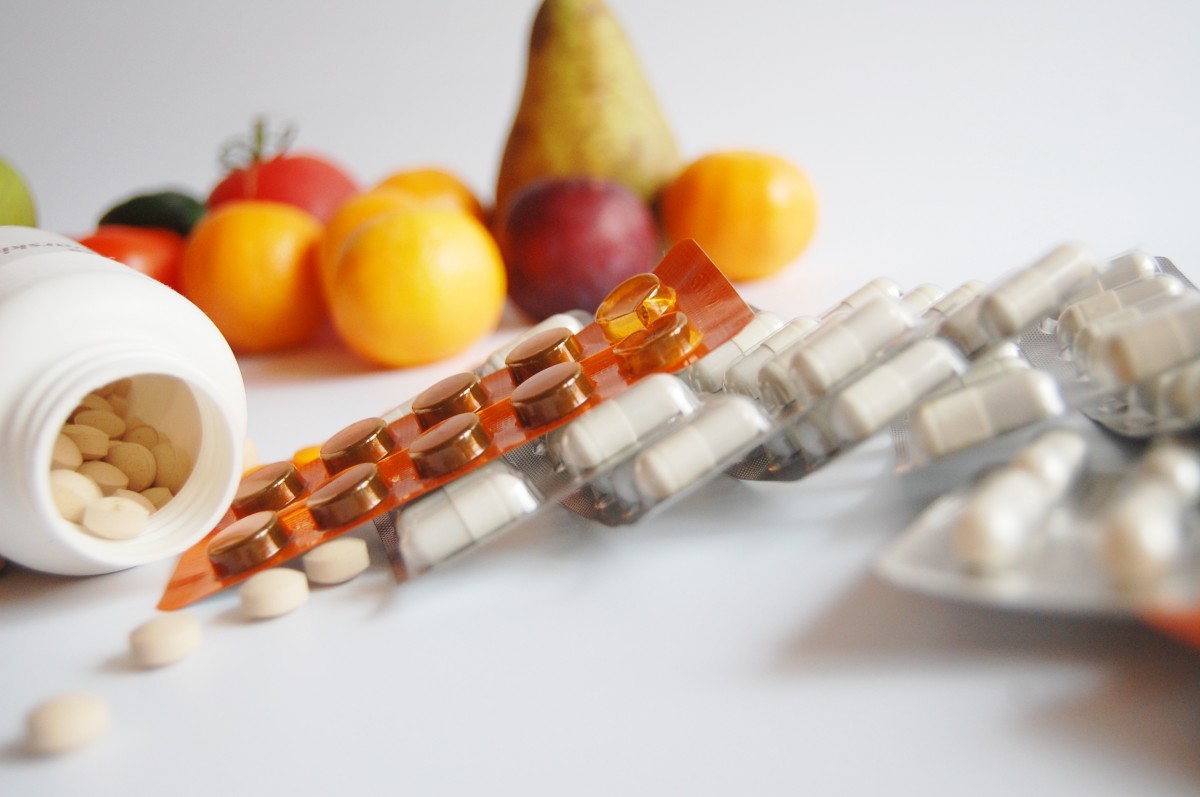 health_cure_vitamins_tablets_the_disease_pharmacy_the_pill_treat_yourself-910667