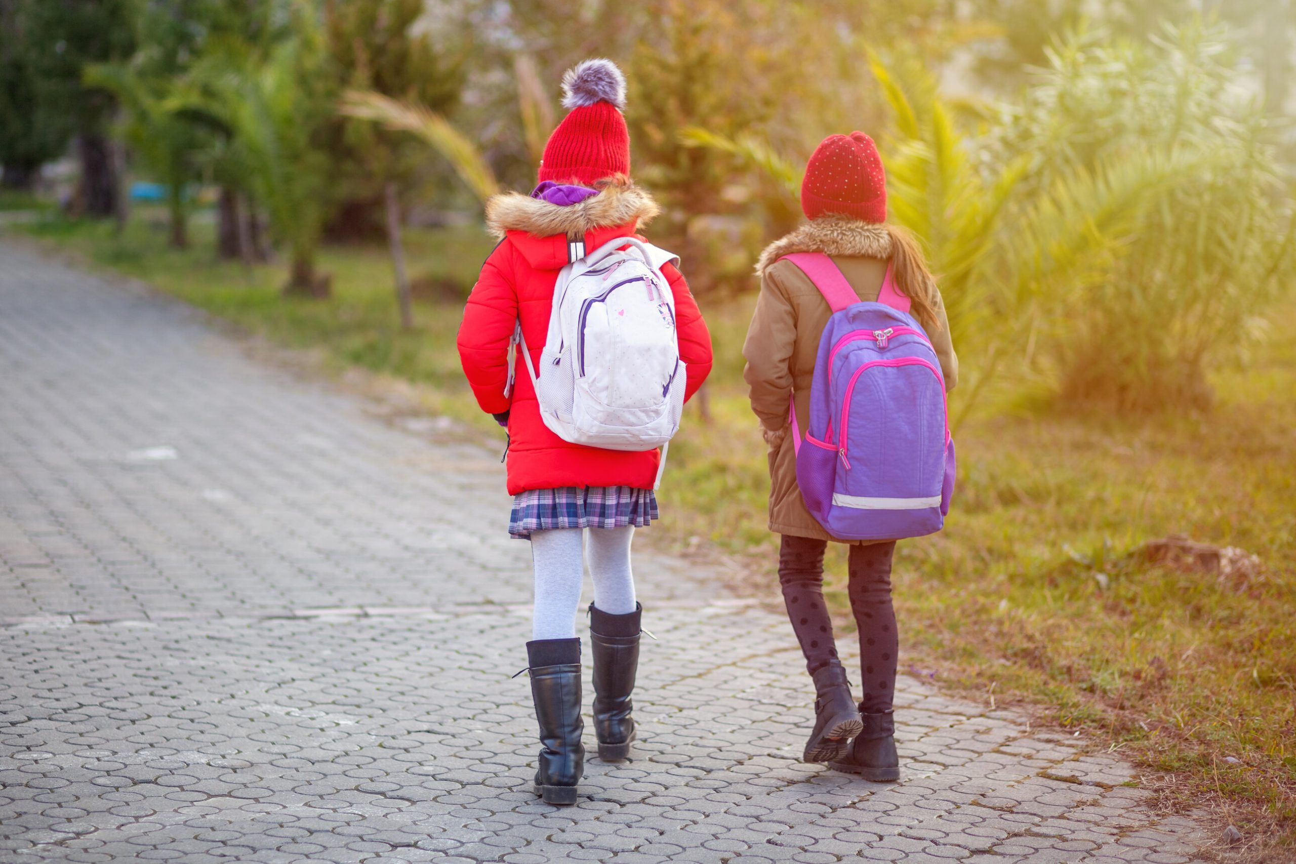 Group,Of,Kids,Going,To,School,Together,,Back,To,School,