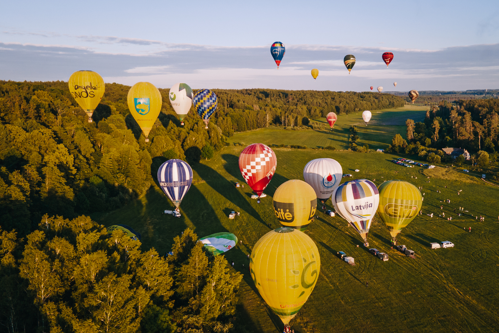 32-as-Lietuvos-karsto-oro-balionu-cempionatas-Birstone.-Foto-Mantas-Gricenas-1