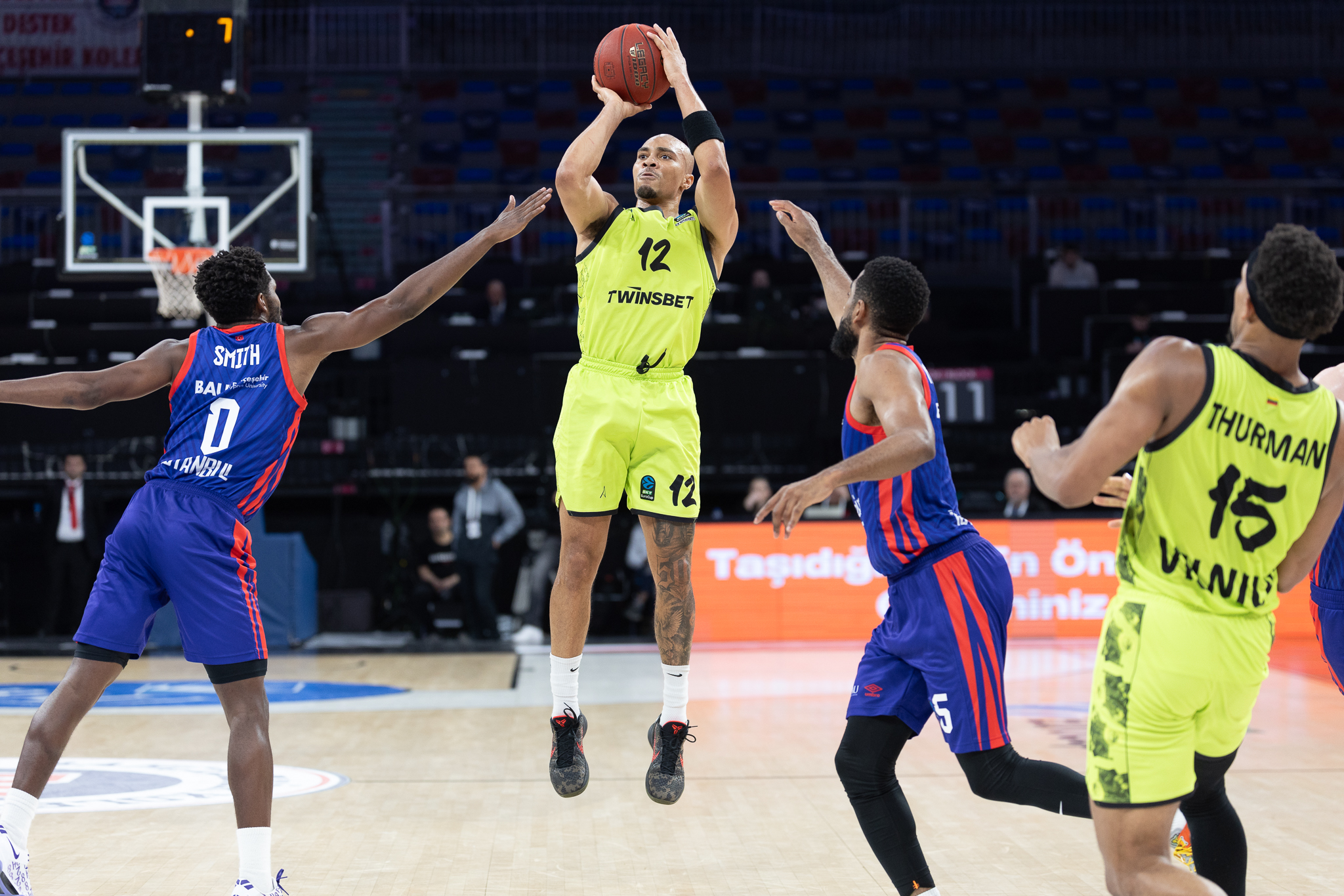 5F19D356-E015-4F23-BFCE-B9228D181CD7