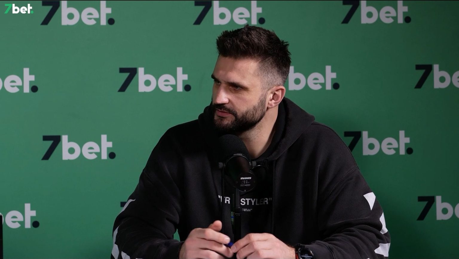 L.Kleiza-1-1536×868