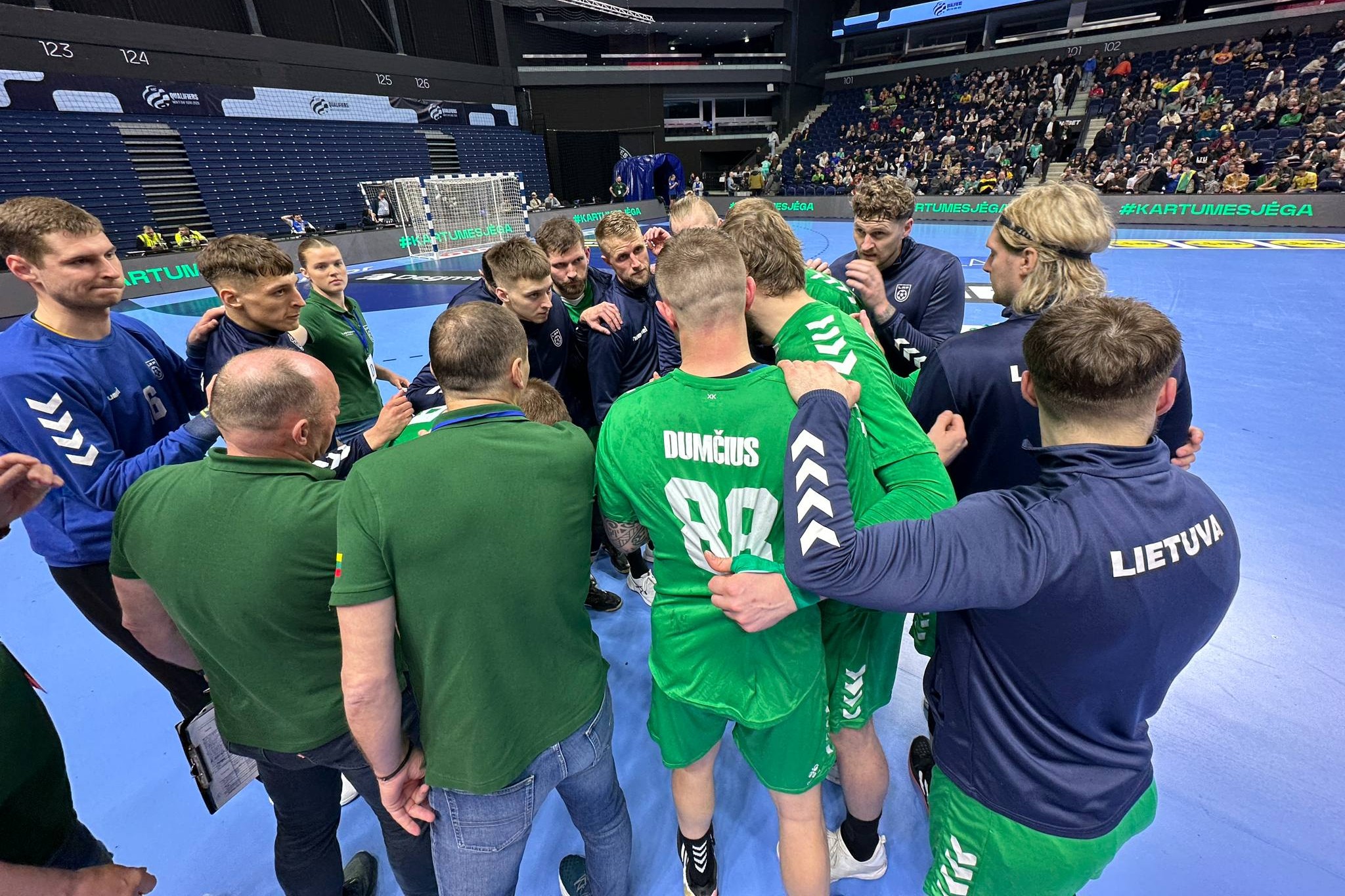 5de36812-8f41-4e72-b438-e23d5aac4aac