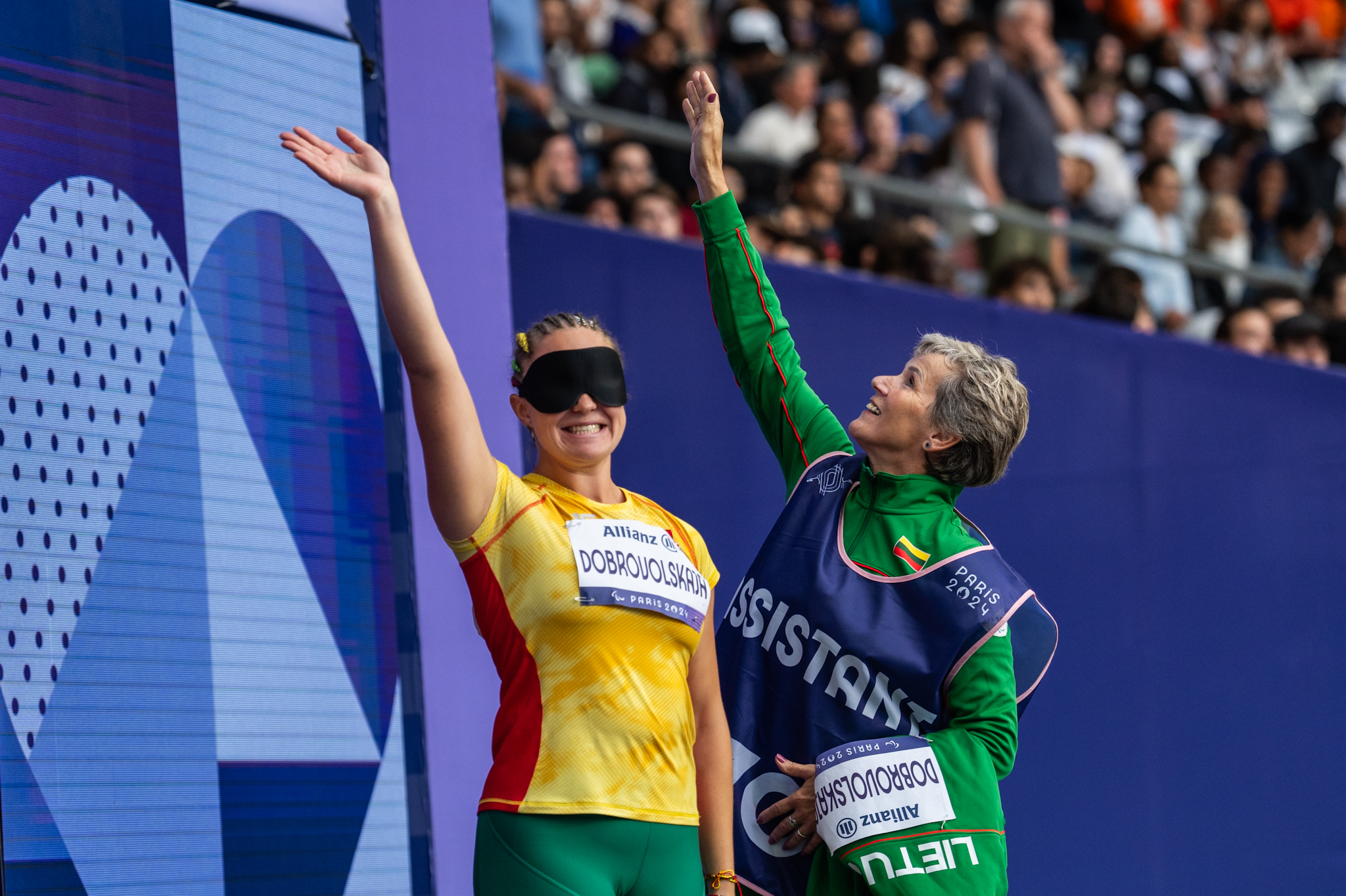 Disko metikė Oksana Dobrovolskaja ir trenerė Teresė Nekrošaitė (Vytauto Dranginio ir LPAK nuotr.)