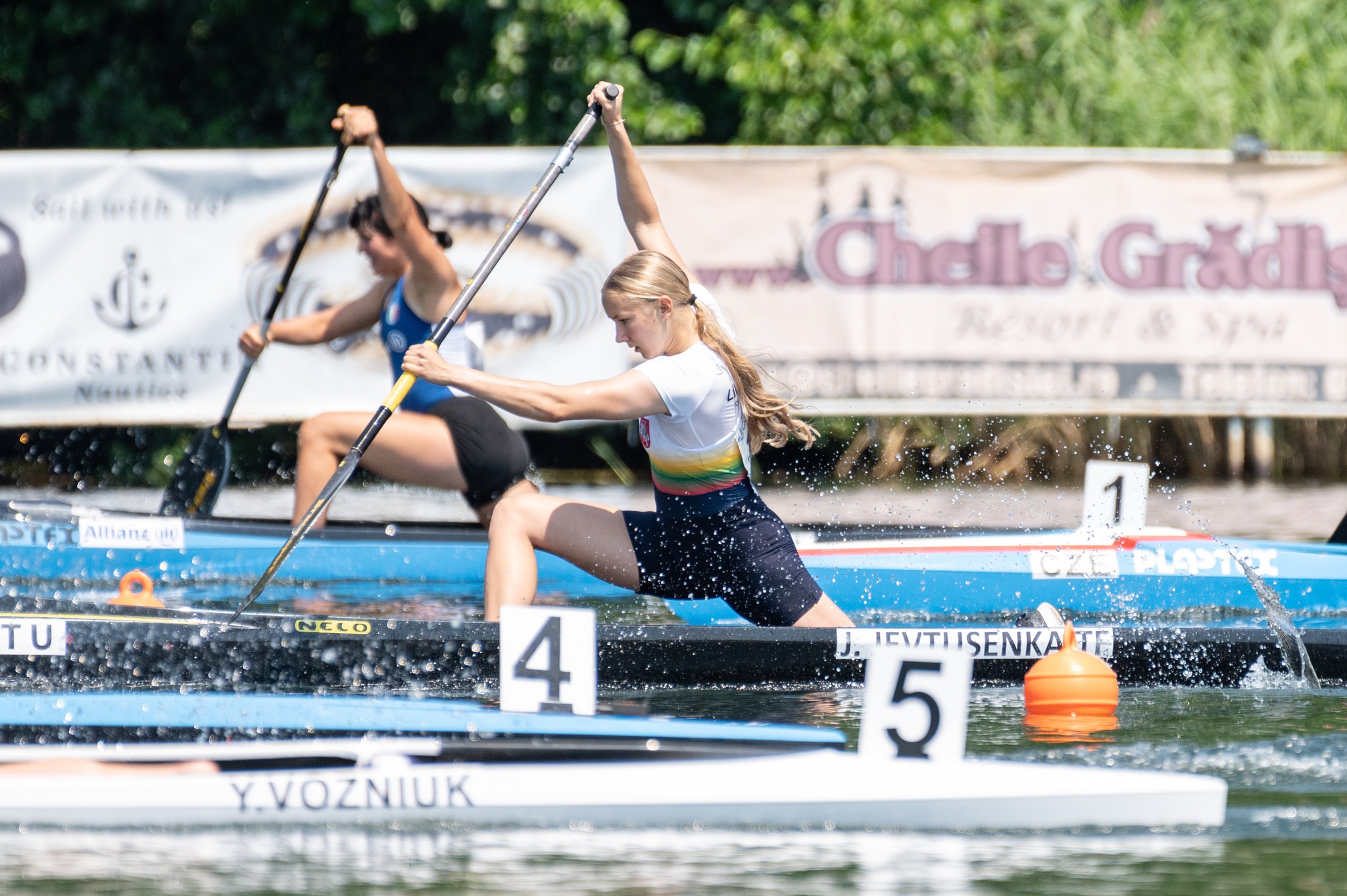 Kanojininkė Julija Jevtušenkaitė pateko į pasaulio jaunių čempionato finalą