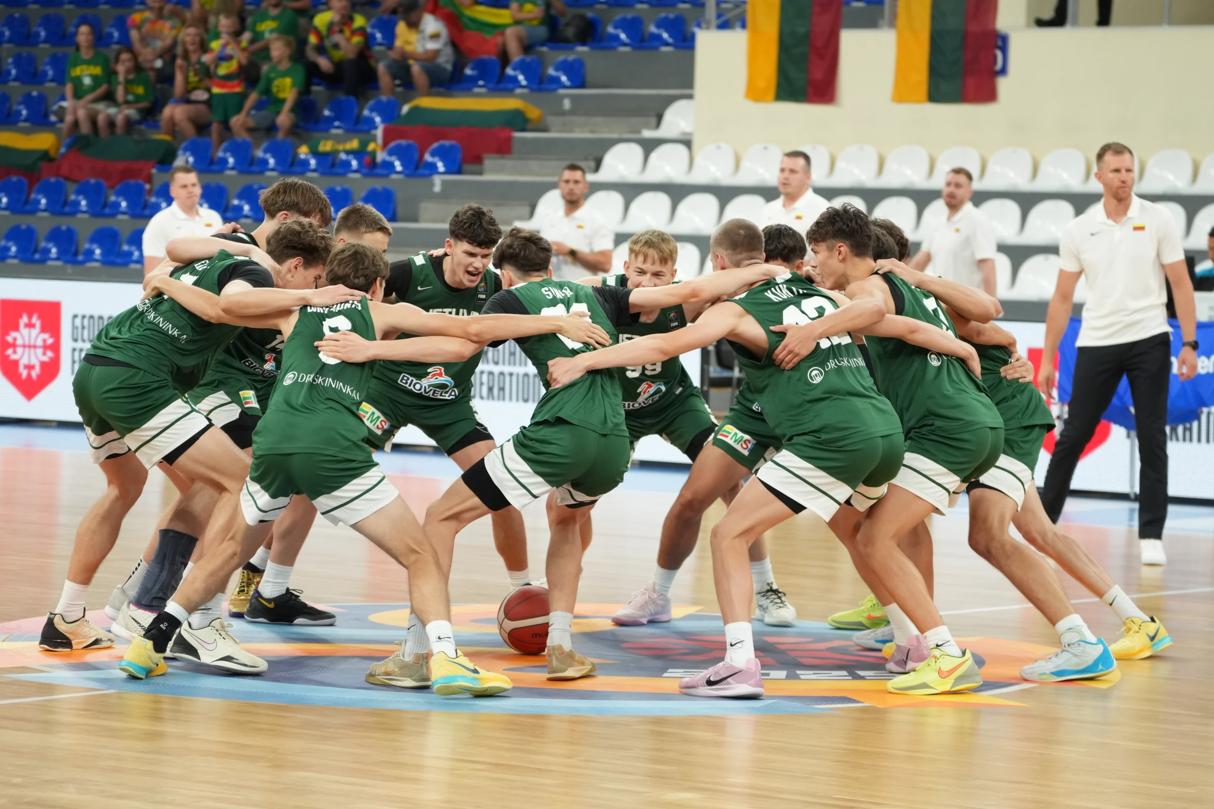 Sėkmingas jaunučių startas: Europos čempionatą Lietuvos krepšininkai pradėjo nugalėdami estus