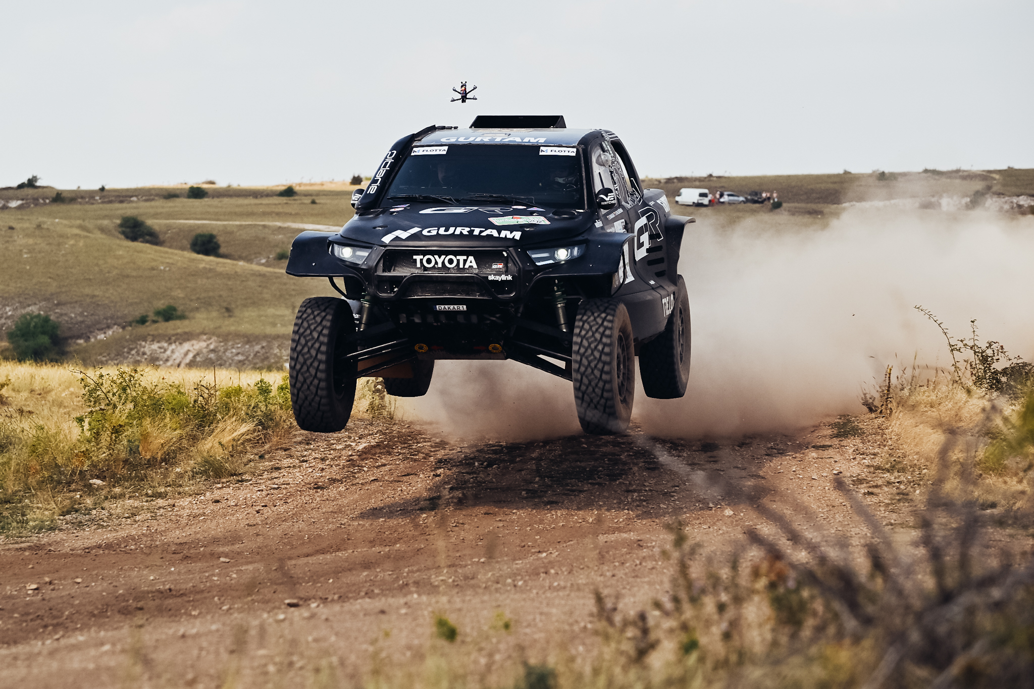 Benedikto Vanago viltys „Hungarian Baja 2025“ lenktynėse sudegė automobilį apėmusiose liepsnose