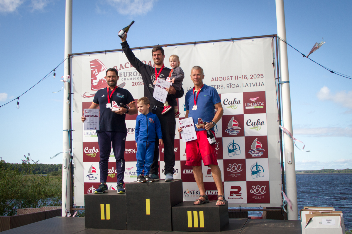 Juozas Bernotas iškovojo Europos „Raceboard“ burlenčių čempionato auksą ir bronzą