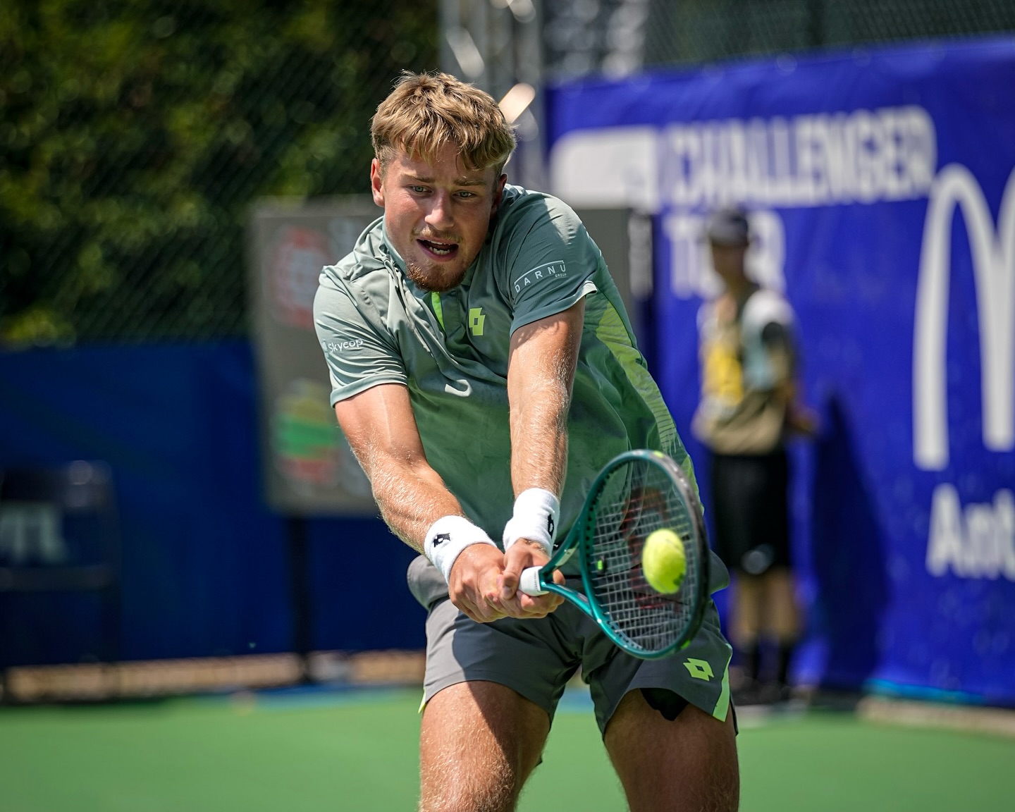 Pergalių seriją tęsiantis Edas Butvilas – „Rafa Nadal Open“ turnyro pusfinalyje
