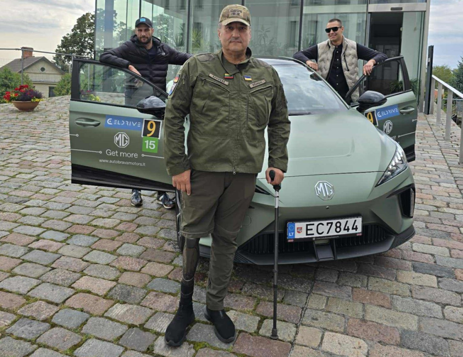 „Eldrive 24H EV“ lenktynių komandos: su MG4 debiutuoja šeimos ekipažas