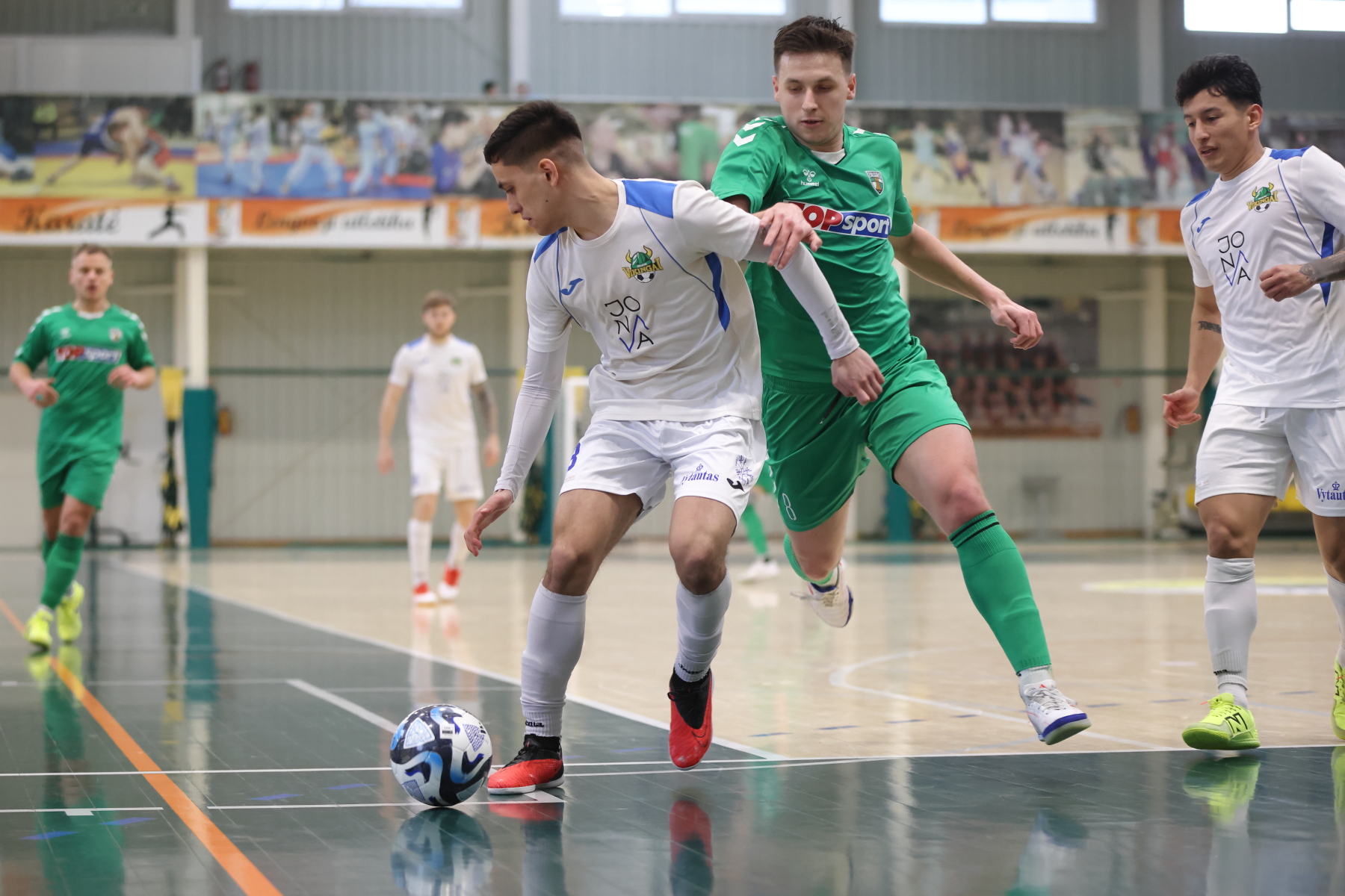 Salės futbolo sezonas prasideda – savaitgalį laukia kova dėl LFF futsal supertaurės