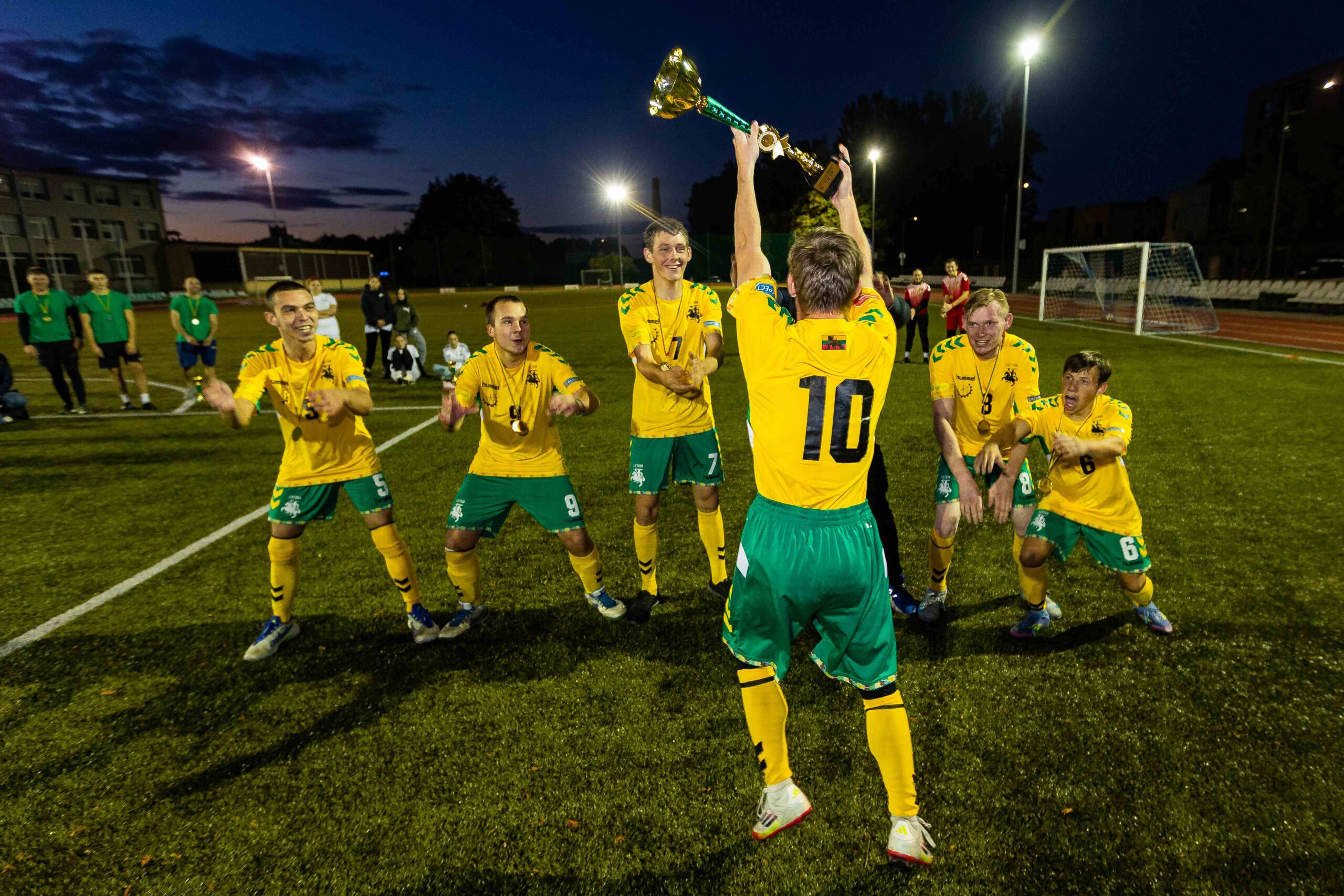 Futbolo turnyras „Visi esame lygūs“ įtraukė ir specialių poreikių turintį jaunimą