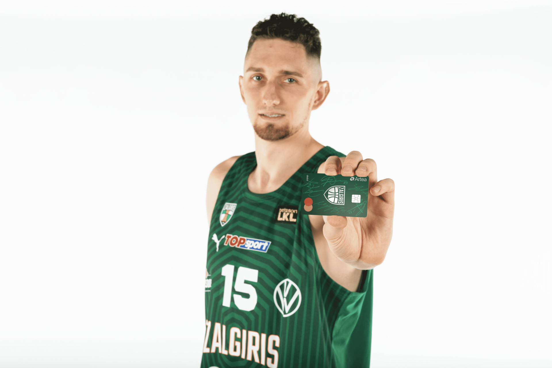 Kauno „Žalgiris“ su „Artea“ banku pristato vardines mokėjimo korteles