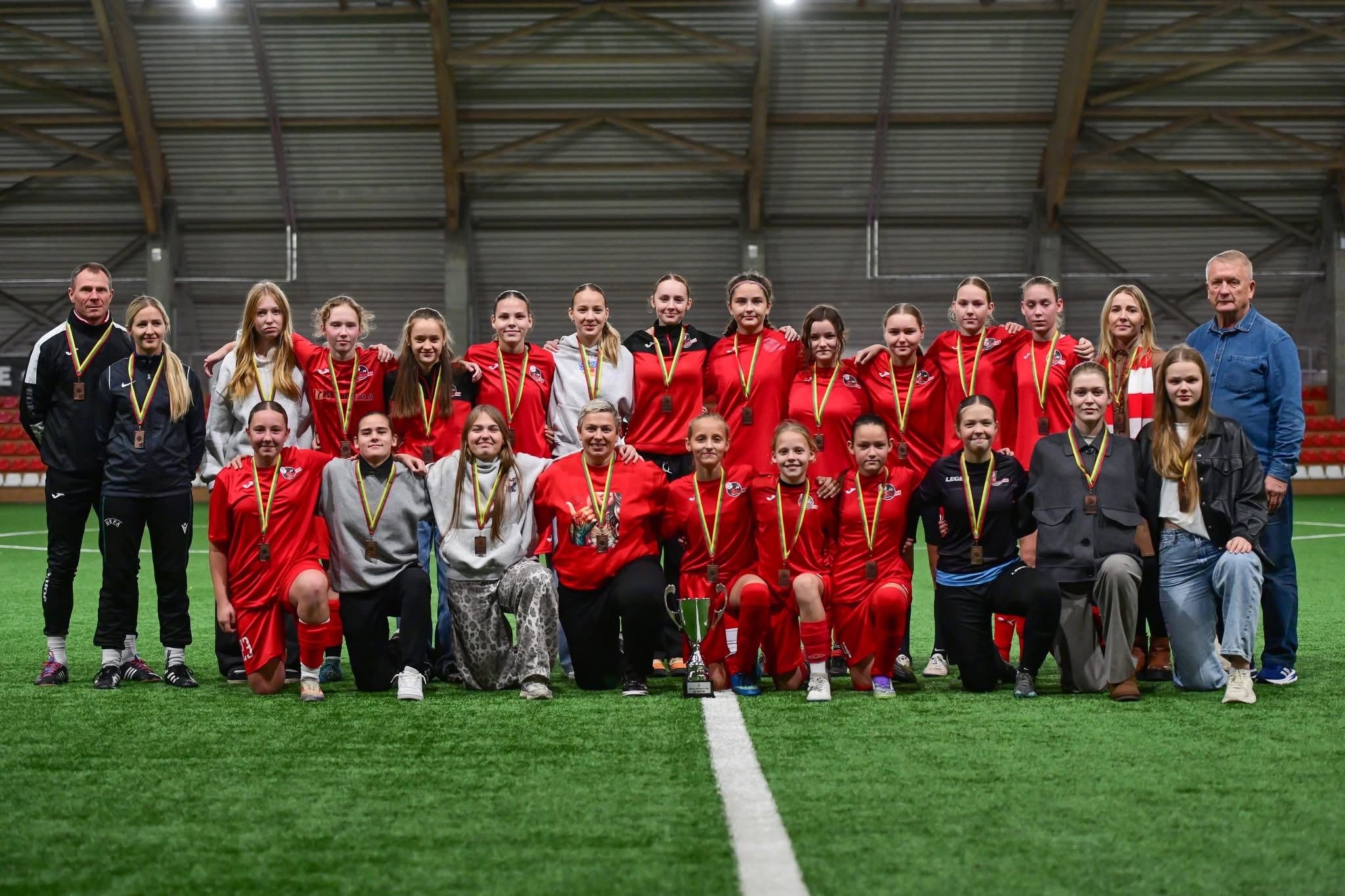 Marijampolės futbolo centro merginų komanda: istorinis debiutas ir trečioji vieta