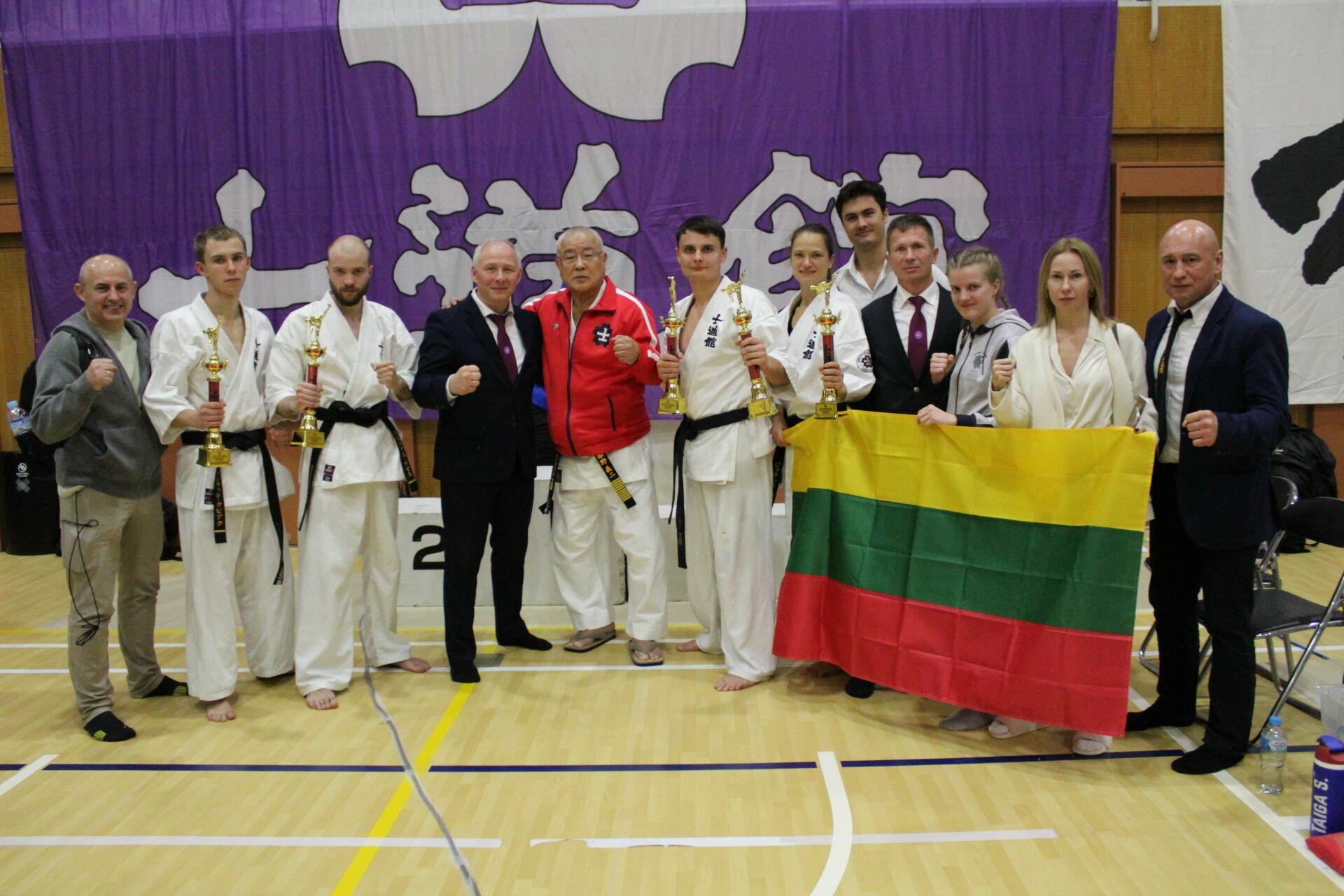 Lietuvos sportininkai spindėjo Japonijoje vykusiame pasauliniame šidokan čempionate