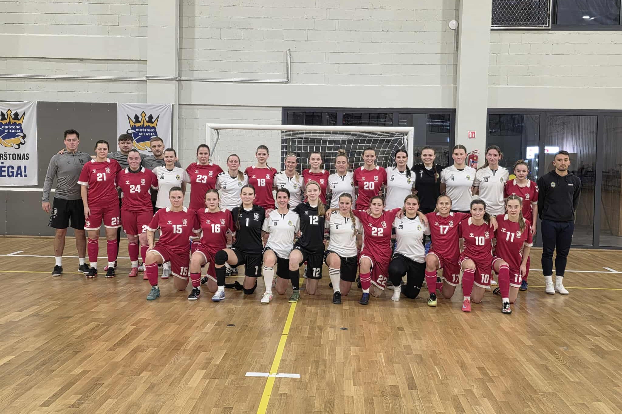 Lietuvos moterų salės futbolo rinktinė surengė stovyklą Birštone