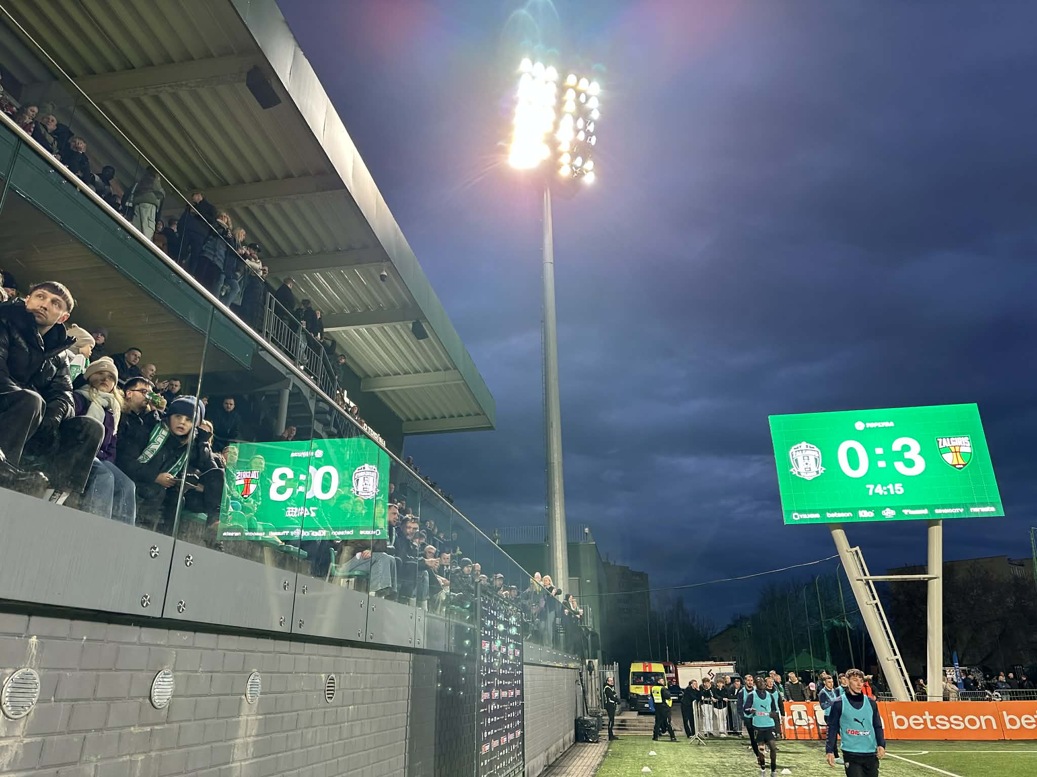 Lankomumo rekordą pasiekęs Vilniaus „Žalgiris“ neatsilaikė prieš šalies čempionus, „Džiugas“ laimėjo Panevėžyje